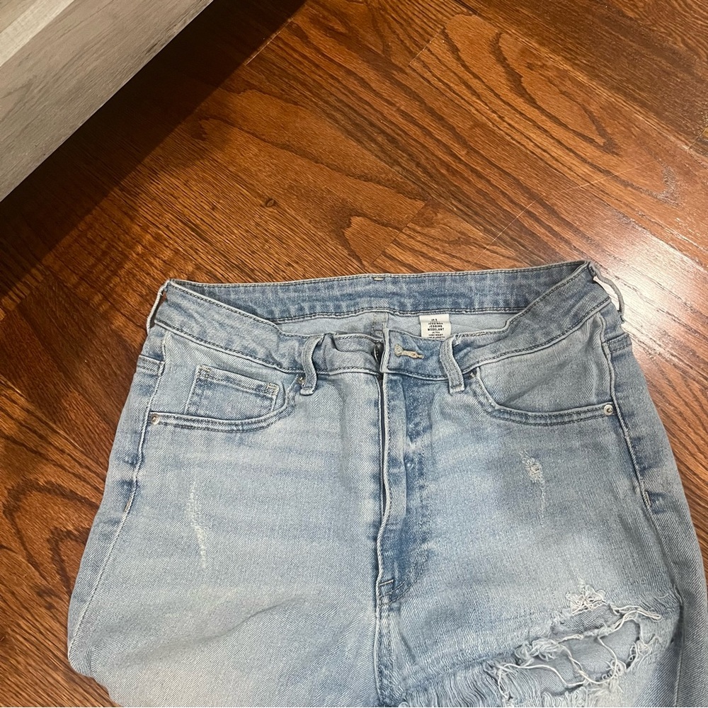 light wash jeans,gently worn, in great condition!